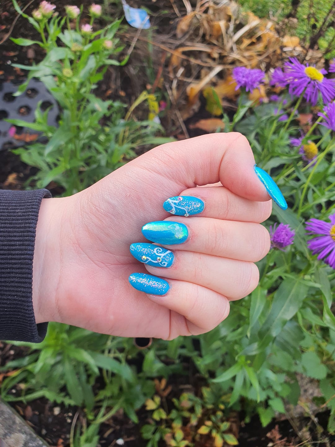 selfmade-blue-nails-cosmestic-com-beauty-makup-and-cosmetics